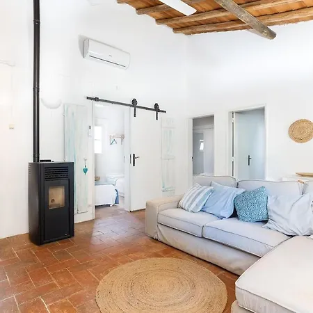 Дом отдыха Charming House In The Countryside Sao Bartolomeu (Faro)