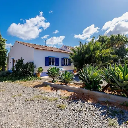 Charming House In The Countryside * Sao Bartolomeu (Faro)